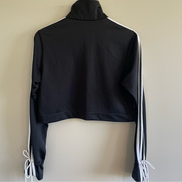 Adidas Women's Cropped Zip Front Jacket Black/White Size Small - Picture 8 of 8